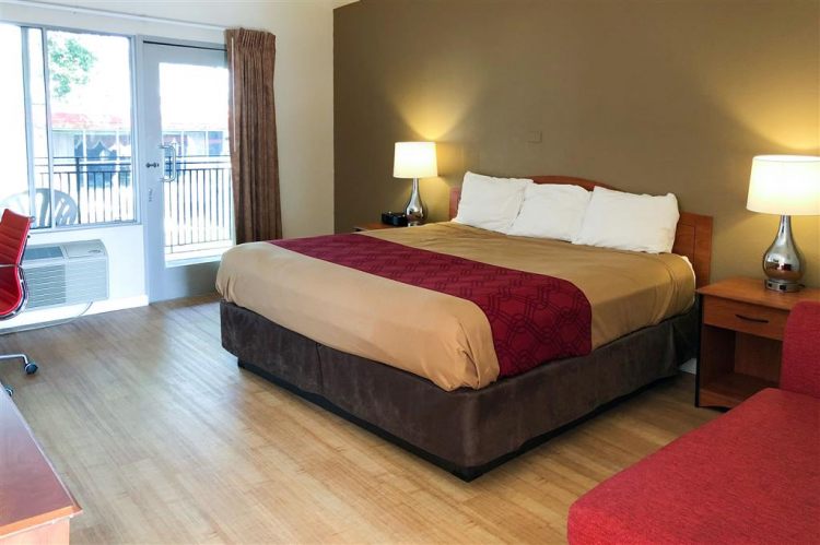 Econo Lodge Inn & Suites Oakland Airport , CA 94621 near Oakland International Airport View Point 3