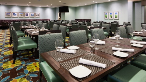 DoubleTree by Hilton Pointe Claire Montreal Airport West , QC H9R1C2 near Montreal-Pierre Elliott Trudeau Int. Airport View Point 22