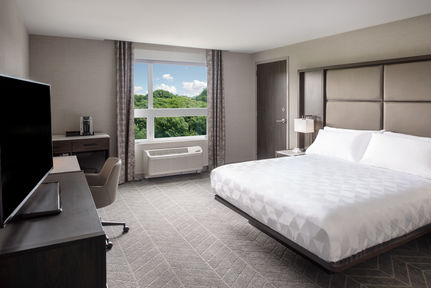 Holiday Inn Boston Logan Airport - Chelsea, an IHG Hotel , MA 02150 near Boston Logan International Airport View Point 24