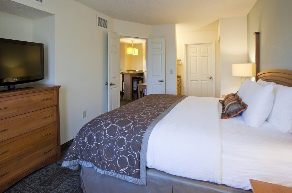 Candlewood Suites Eagan Arpt South - Mall Area, an IHG Hotel , MN 55122 near Minneapolis-saint Paul International Airport (wold-chamberlain Field) View Point 24