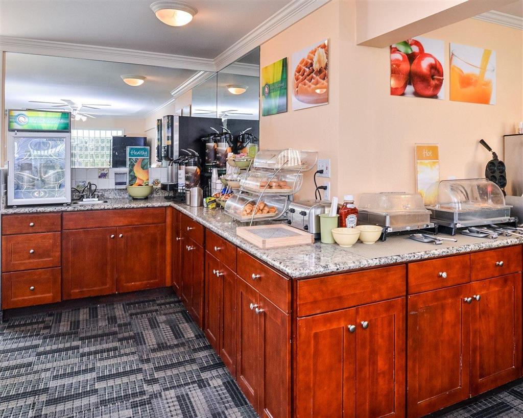 Quality Inn Hotel, Kent , WA 98032 near Seattle-tacoma International Airport View Point 13