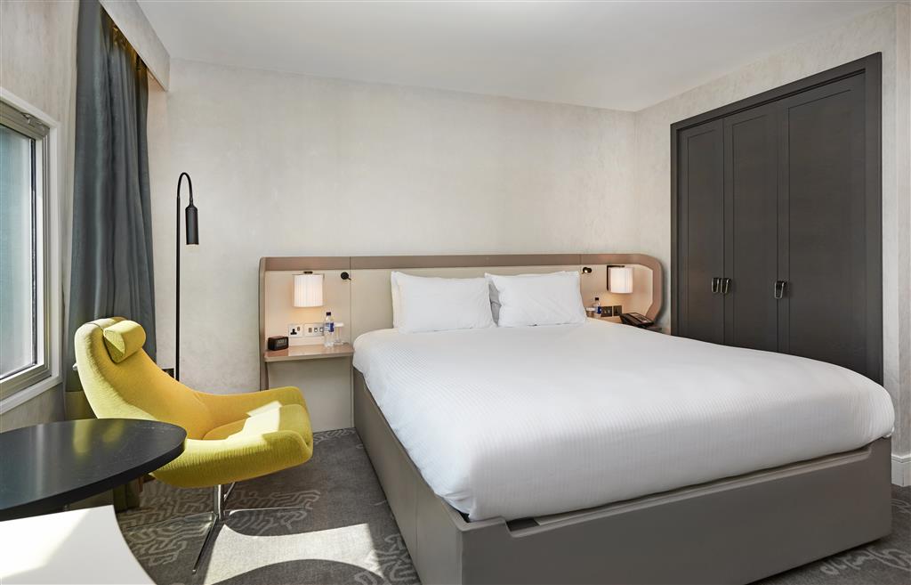 Hilton London Heathrow Airport ,  TW6 3AF near Heathrow Airport View Point 45