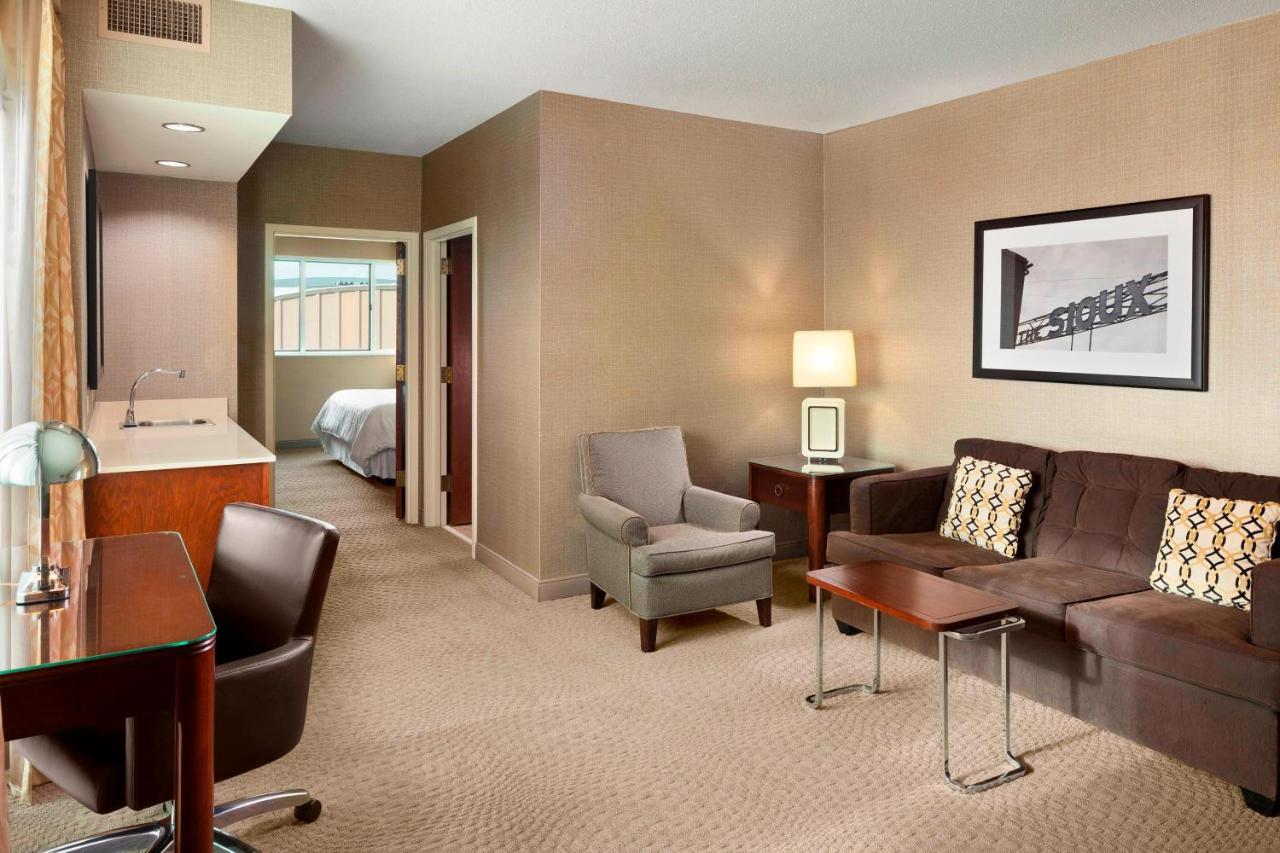 Sheraton Sioux Falls & Convention Center , SD 57104 near (Joe Foss Field) Sioux Falls Regional Airport View Point 8