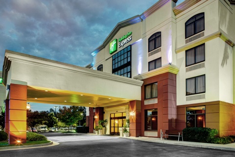 Holiday Inn Express Richmond Airport By Ihg