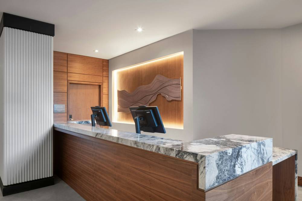 Ac Hotels By Marriott Old Montreal
