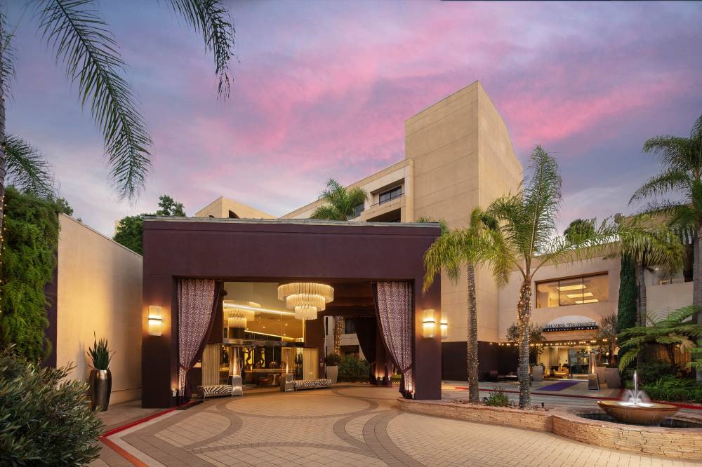 Avenue Of The Arts Costa Mesa A Tribute Portfolio Hotel