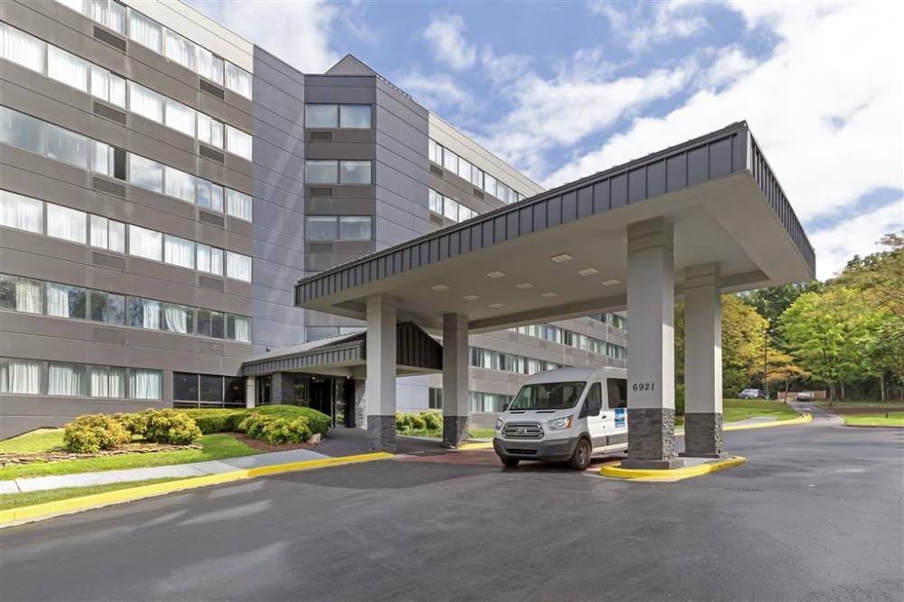 Clarion Hotel And Suites Bwi Airport North