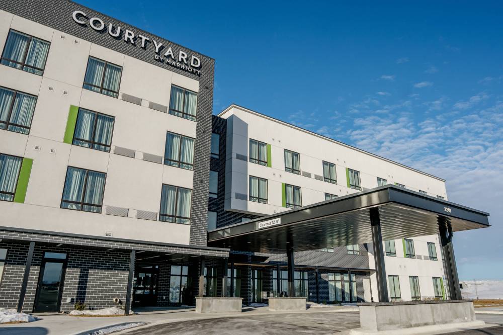 Courtyard By Marriott Fargo 6