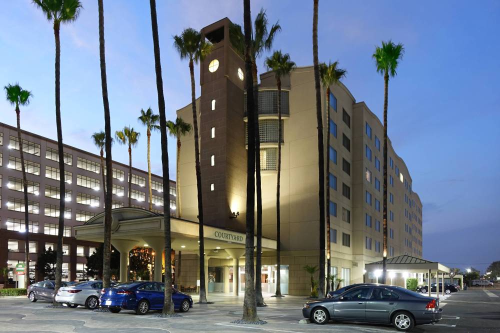 Courtyard By Marriott Los Angeles Lax Century Boulevard