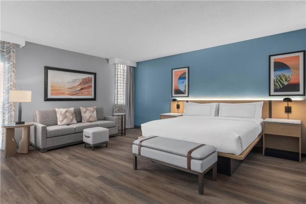 Doubletree By Hilton Phoenix Midtown 6