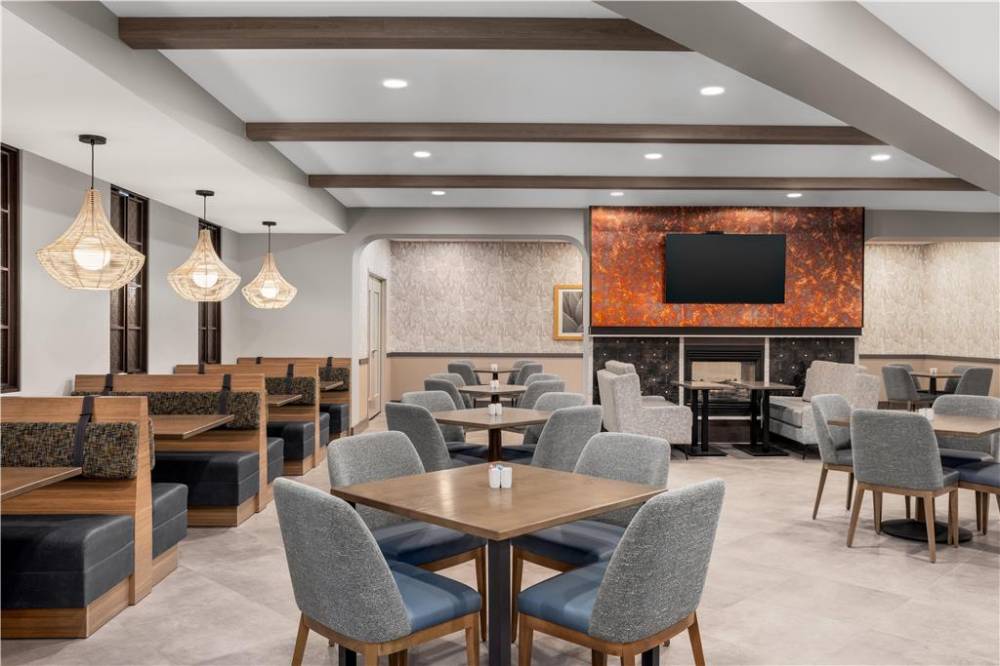 Doubletree By Hilton Phoenix Midtown 4