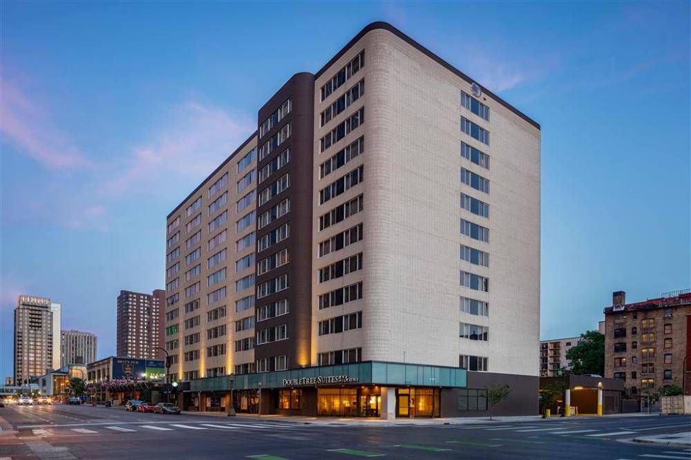 Doubletree Suites By Hilton Minneapolis Downtown