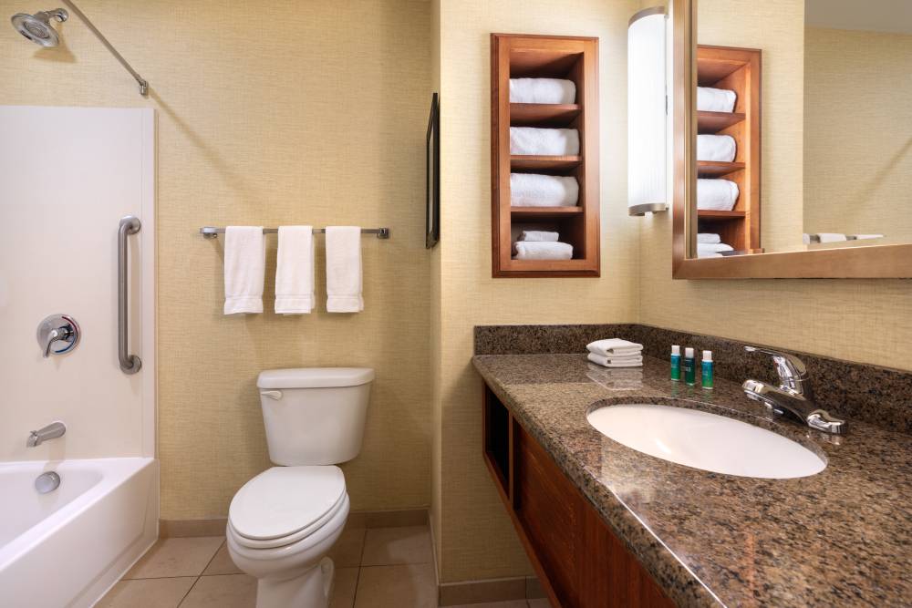 Holiday Inn Exp Denver Airport