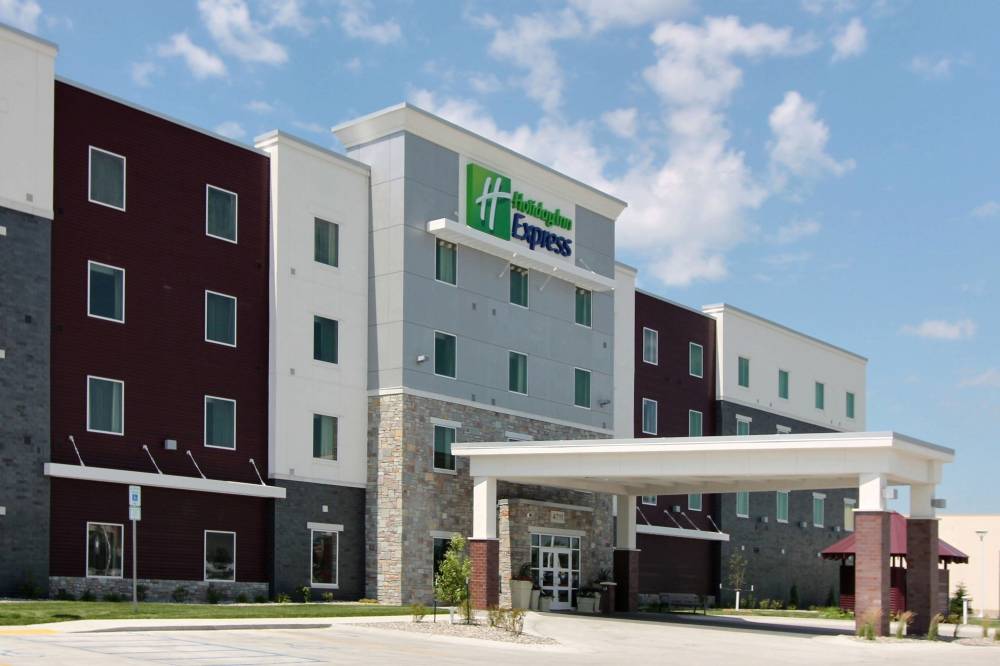Holiday Inn Exp Fargo Sw