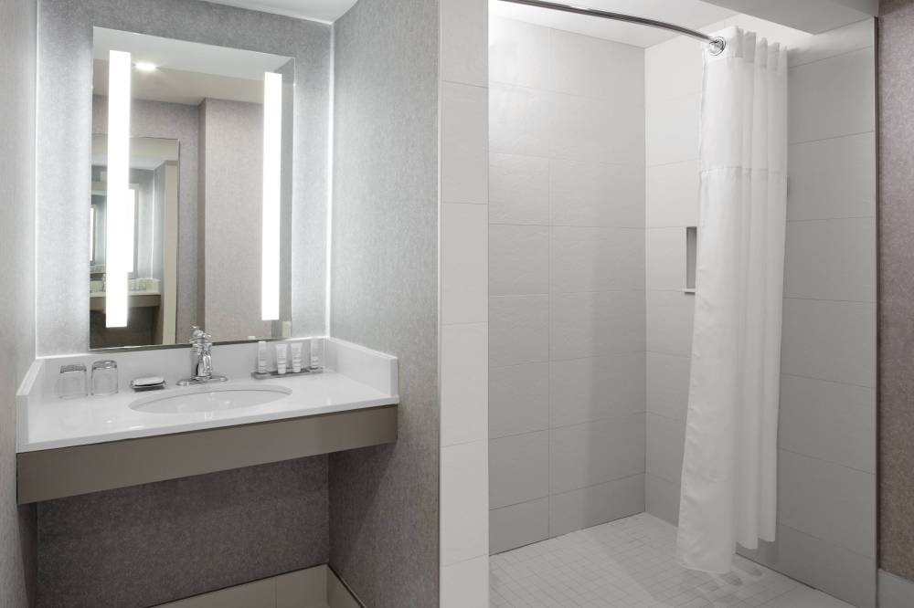 Montreal Marriott Chateau Champlain 3