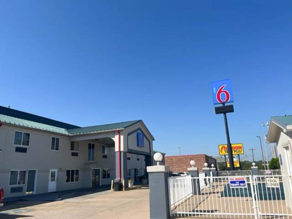 Motel 6 Tulsa, Ok - Airport