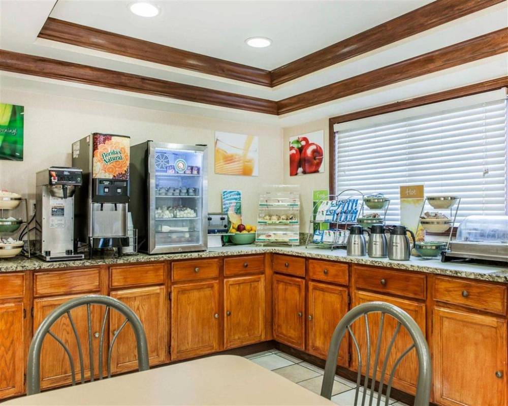 Quality Inn South 10