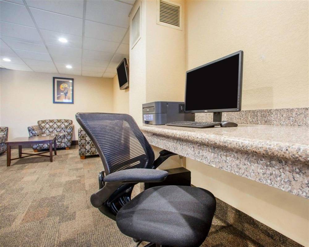 Quality Inn Stadium Area 6