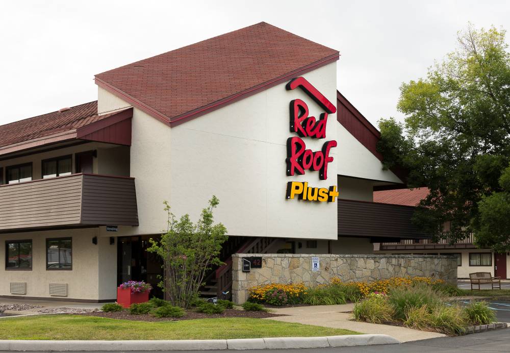 Red Roof Plus Pittsburgh South Airport